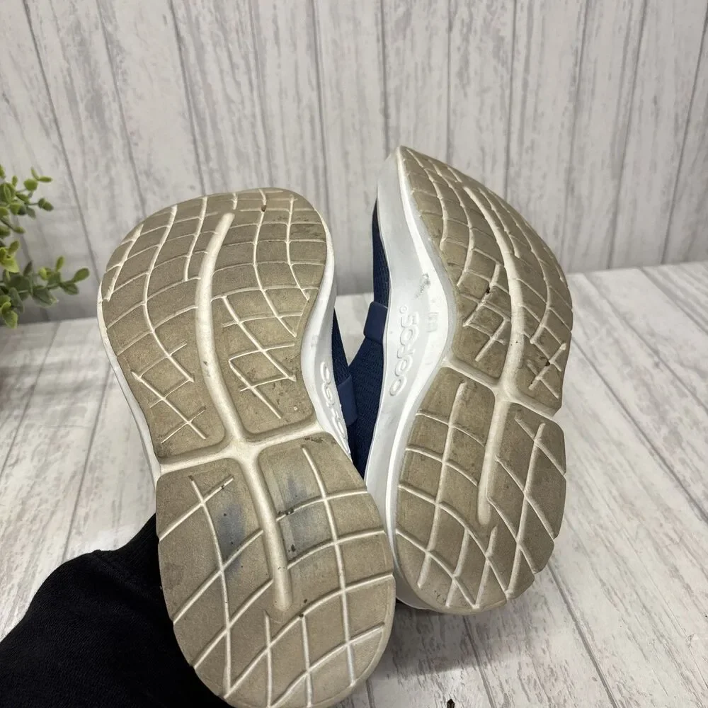Womens Size 10 Oofos Oomg Slip on Sneakers